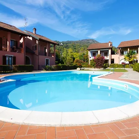 Appartamento Sleeps 6 Pool