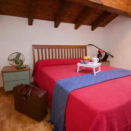 Appartamento Sleeps 6 Pool