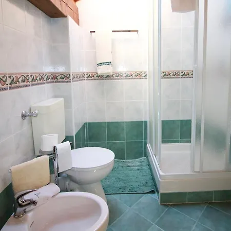 Appartamento Sleeps 6 Pool Lesa