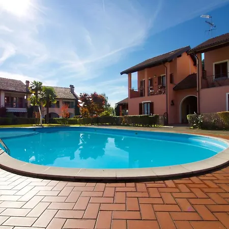 Appartamento Sleeps 6 Pool